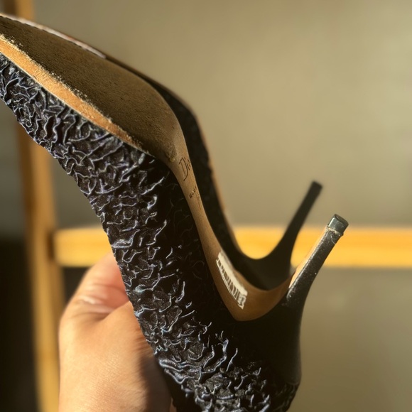 100% Authentic Christian Dior  Two Flower Textured Velvet Satin Pointed  Pumps - Picture 4 of 9